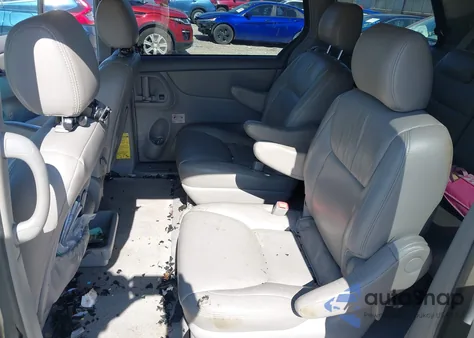 2005 Toyota Sienna Le z USA, uszkodzony, nr VIN 5TDZA23C35S312033